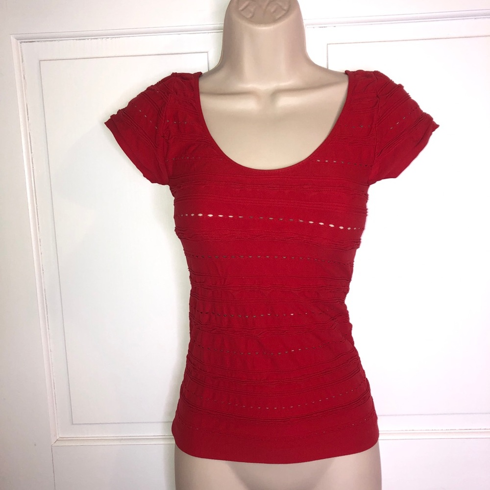 Bebe textured short red sleeve top small